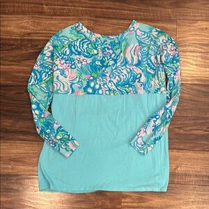 Lilly Pulitzer light weight long sleeve top